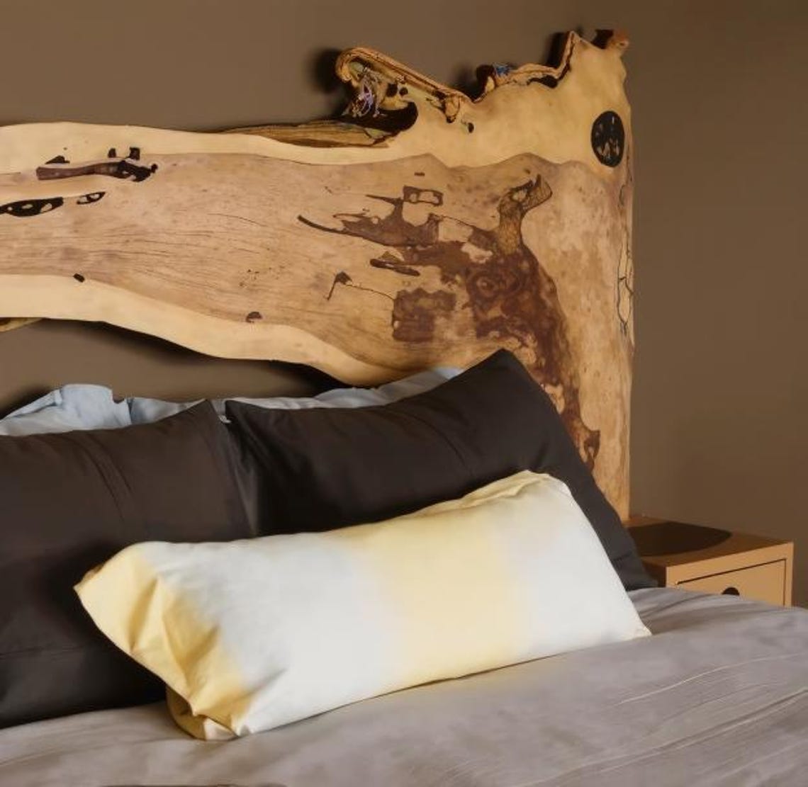 Unique Live Edge Headboard With Shelf For Bedroom SITHHB006