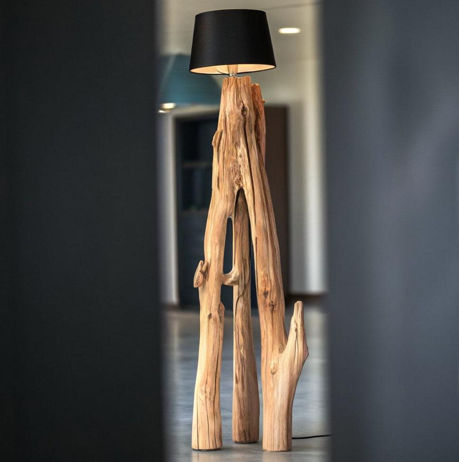 Rustic Farmhouse Tree Trunk Floor Lamp And Modern Corner Lighting For Minimalist Living Room Design SITHLAM018