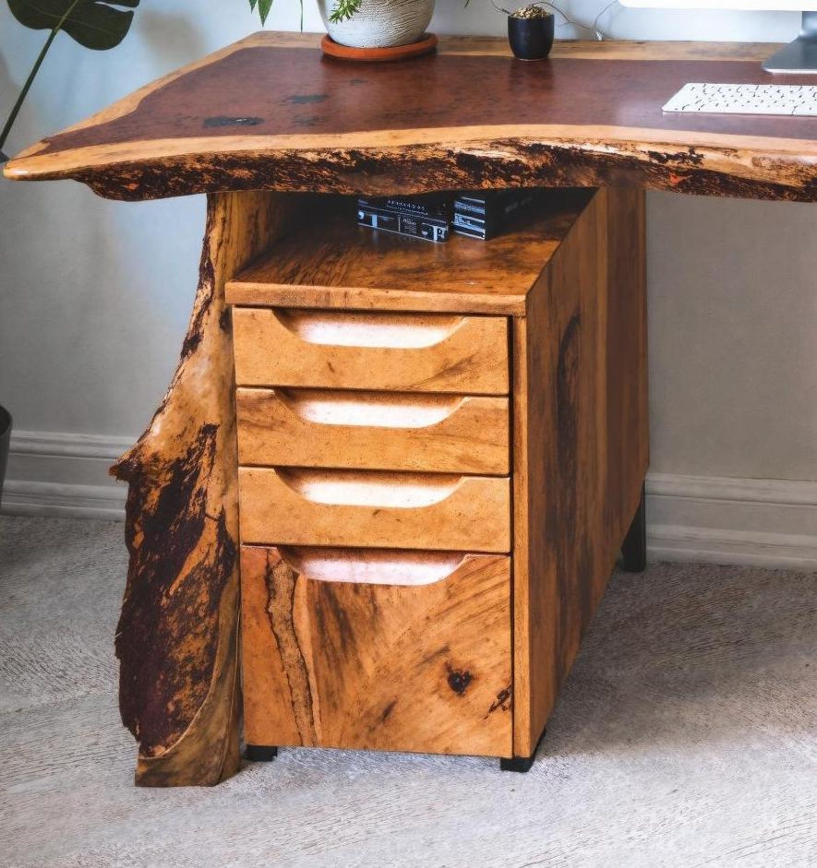 Live Edge Industrial Desk And Rustic Handcrafted Office Desk For Home Office And Creative Workspace SITHDE002