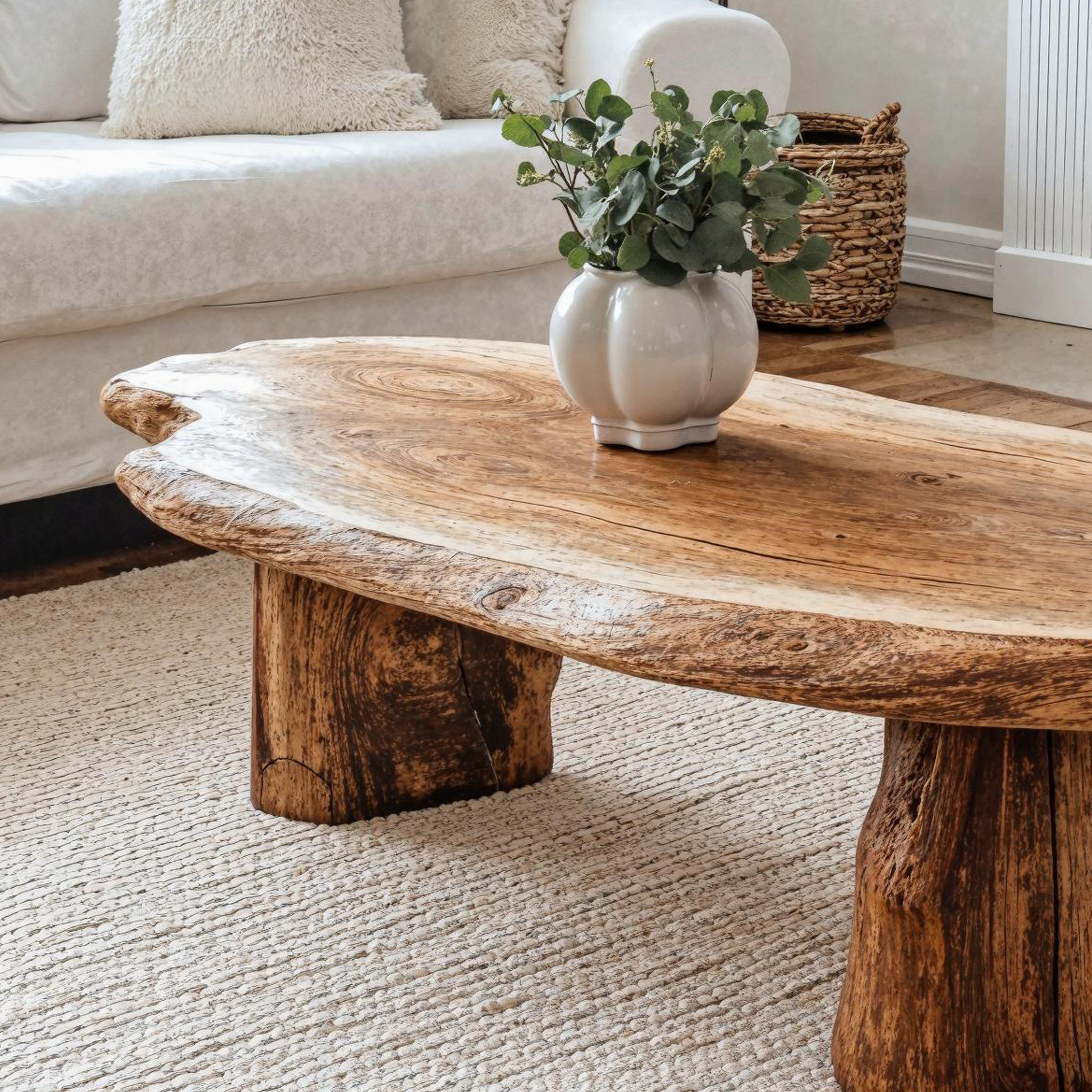 Mid-Century Modern Wood Coffee Table For Stylish Interiors SILDTCF091