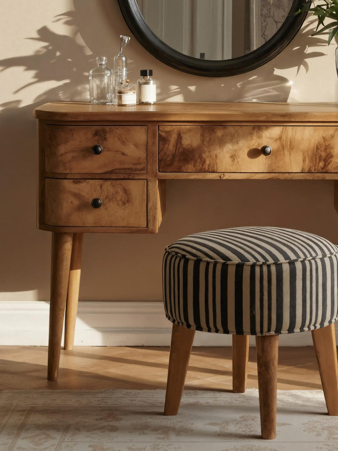 Handmade Vanity Table With Drawers For Bedroom SITHHNVAN002