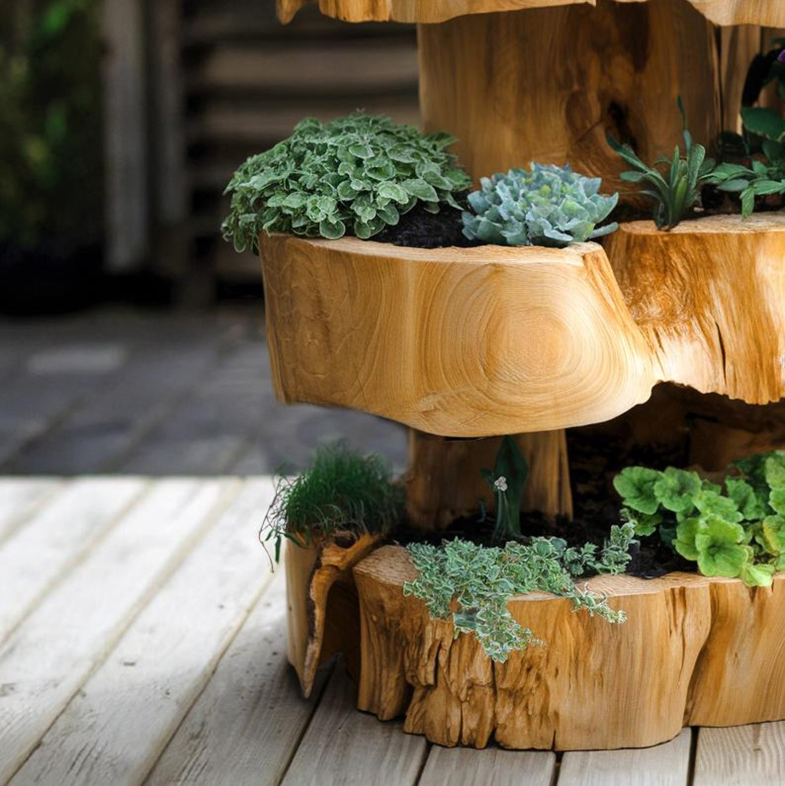 Rustic Planter For Outdoor Gardens And Small Spaces In A Charming Backyard Setting SITHPT008