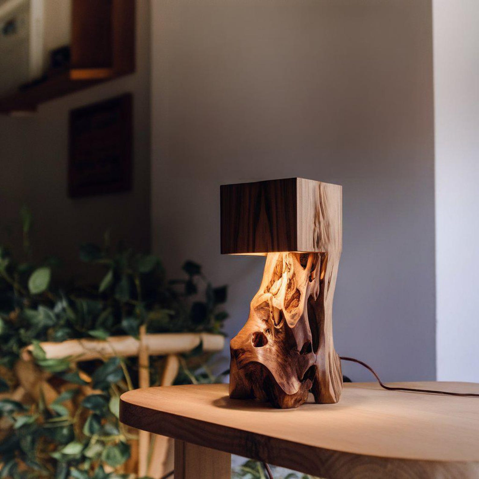 Modern Sculptural Driftwood Table Lamp For Bedroom Living Room Ambient Lighting Decor SITHLAM020