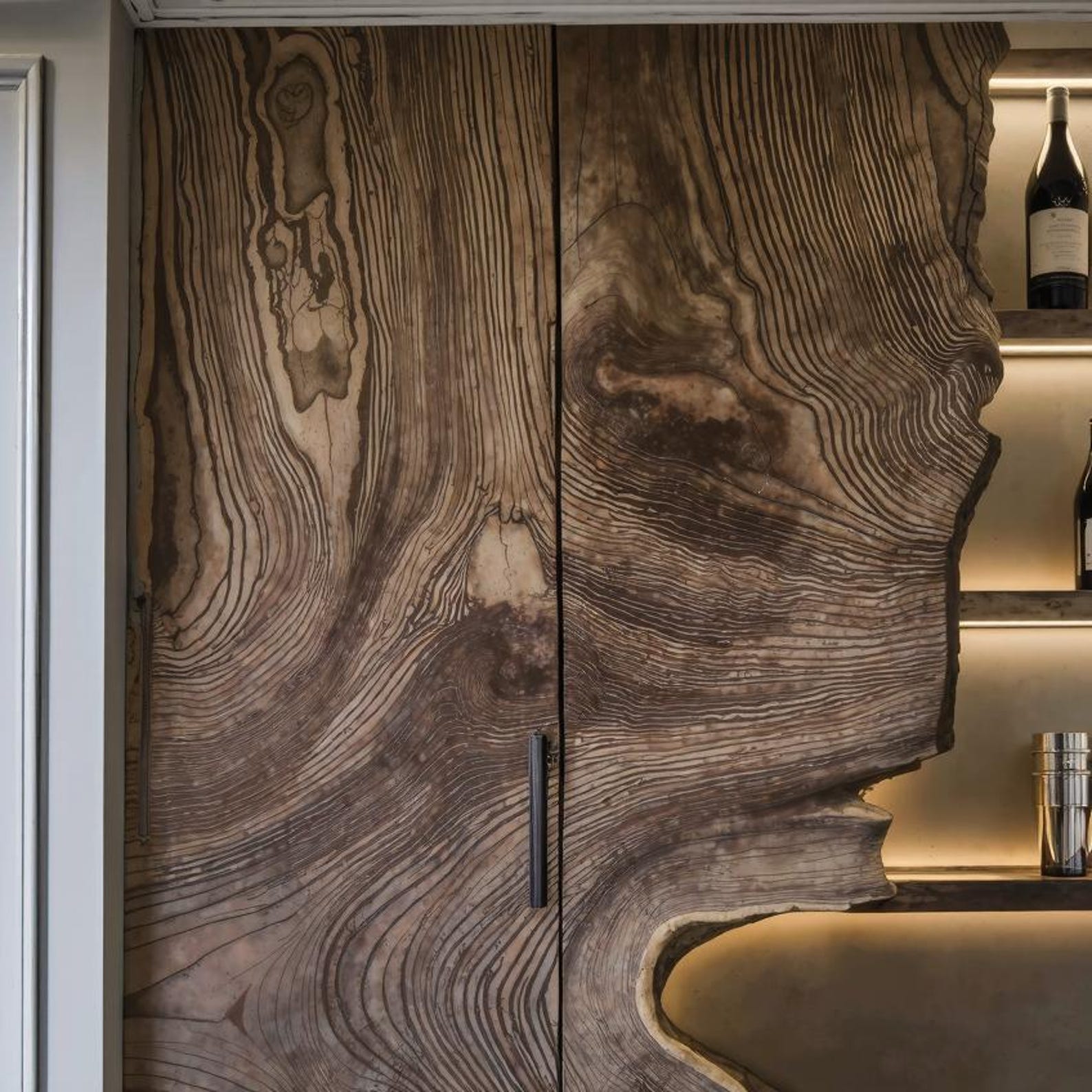 Modern Bar Cabinet with Wine Storage for Dining Room SITHBCA001