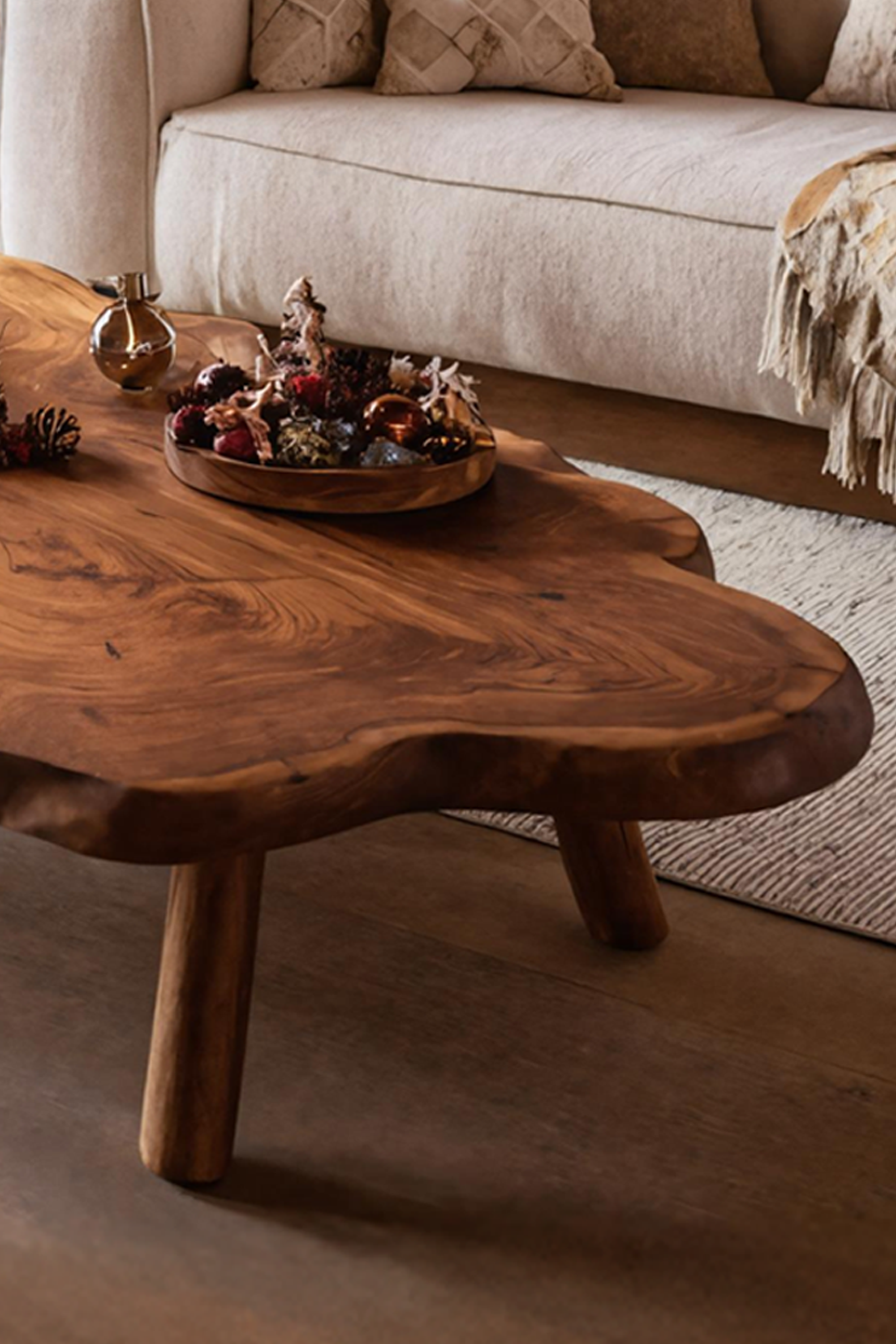 Farmhouse Wooden Live Edge Coffee Table For Holiday Home Style SILDTTRCCF006